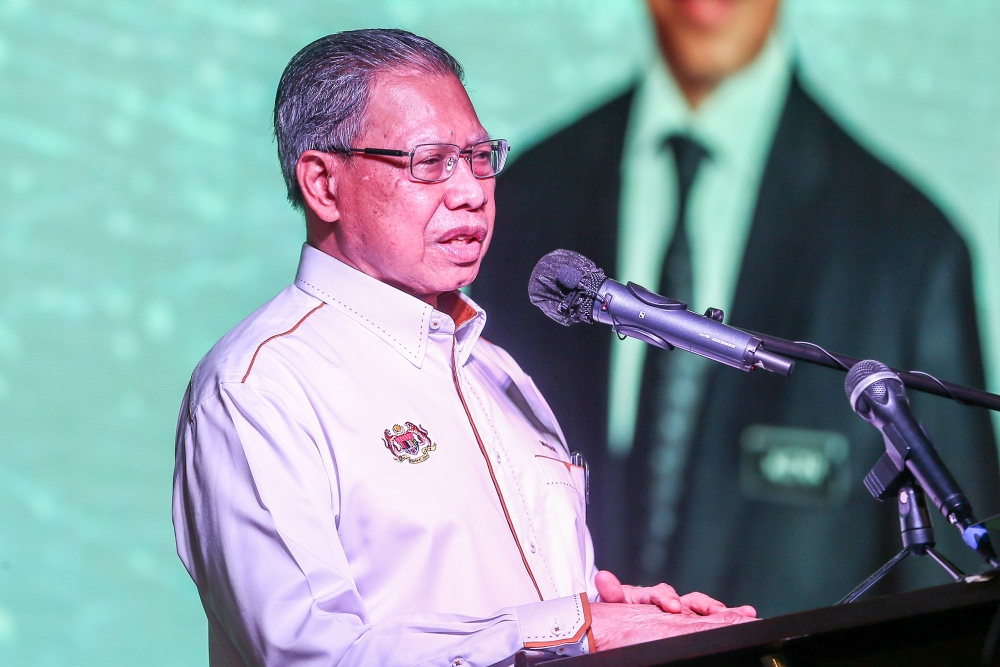 Mustapa Mohamed Steps Back: Senior Umno Leader Signals End of Political Career at 76