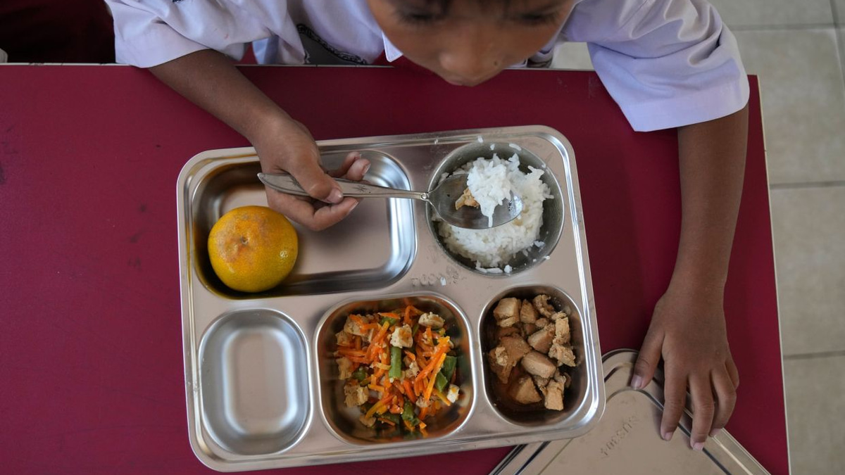 Indonesia's Anti-Corruption Body Calls for Suspension of Prabowo's Free Meals Scheme Amid Widening Graft Inquiry
