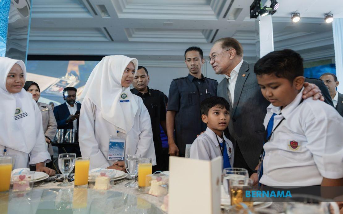 PM Anwar Urges Balanced Education: Intelligence Must Be Paired with Kindness and Respect