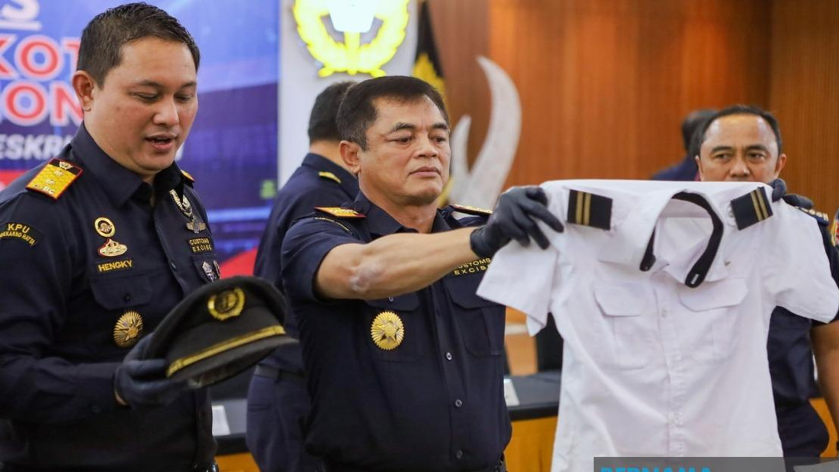 Malaysian Pilot Held in Jakarta on Drug Smuggling Charges
