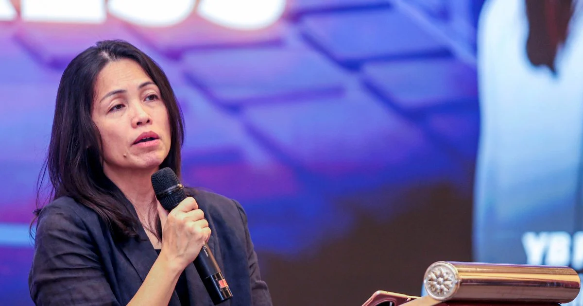 Deputy Communications Minister Teo Urges J-Kom Chief and Officials to Avoid 'Inappropriate Language' and Sensitive Topics