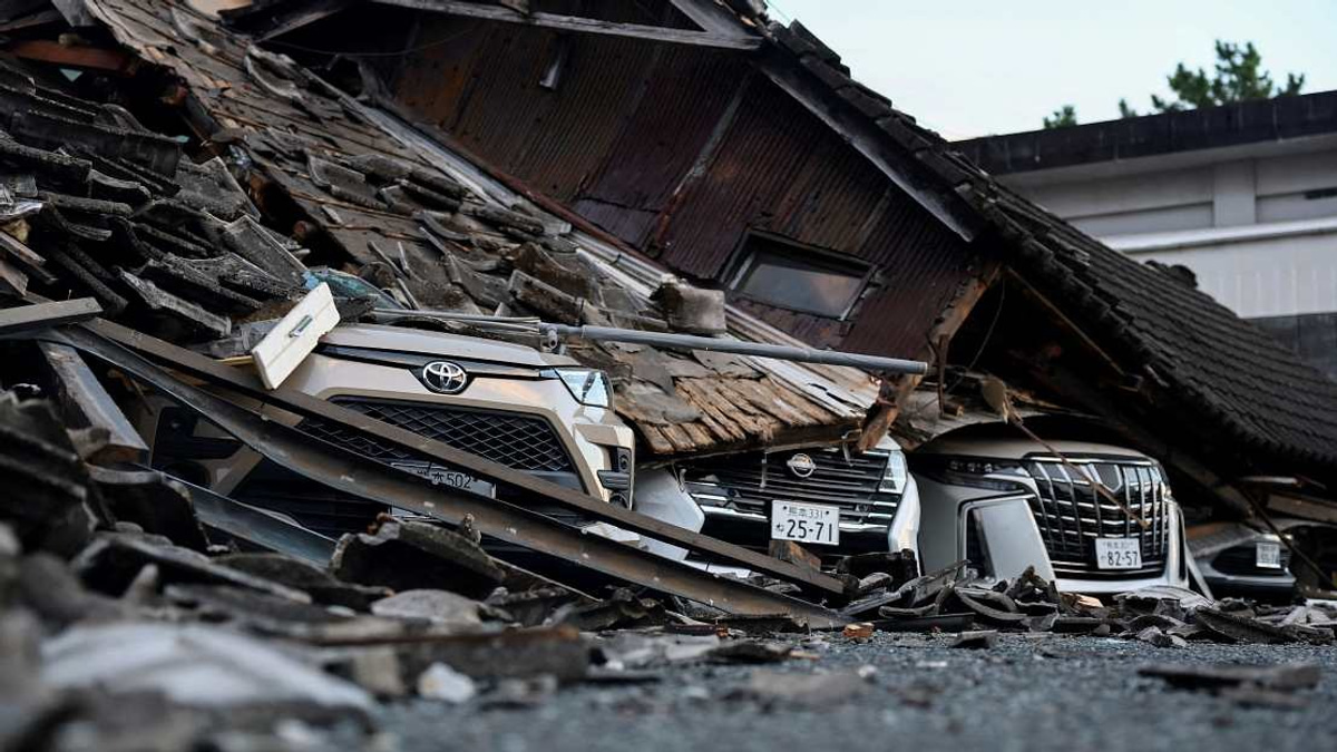 Japanese Retailer Admits Workers Sent Back Into Mall Before Fatal Explosion