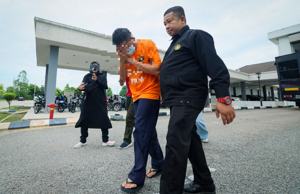 Kelantan Police Station Chief Held for a Week in RM500 Bribery Investigation