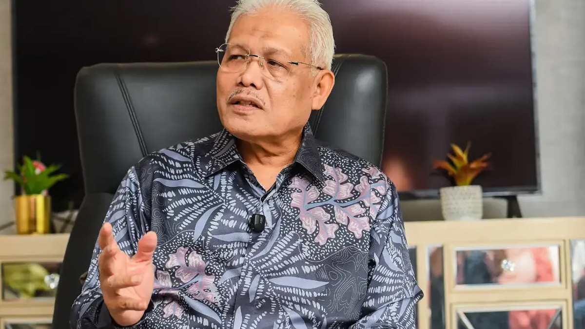 Hamzah Zainudin's Political Comeback Signals Shift Towards Moderation for Perikatan Nasional