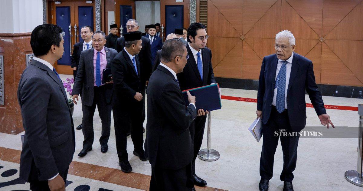 When Parliament Becomes a Stage: The Walkout Dilemma in Malaysian Politics