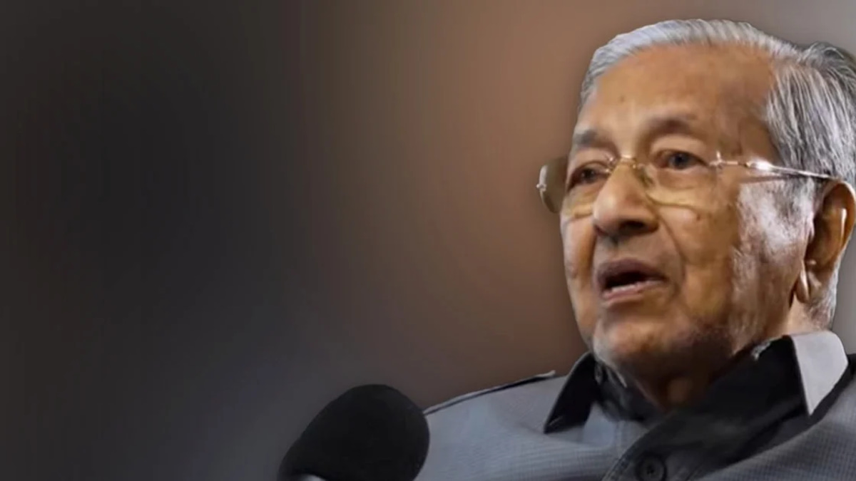 At 101, Tun Mahathir Prescribes Simple Living for Long Life and Good Health
