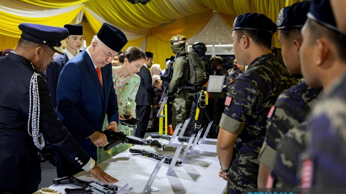 Sultan Nazrin Shah Opens New 69 Commando Base in Perak
