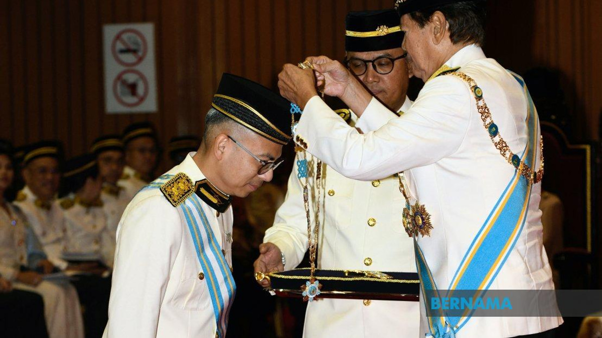 Fahmi Fadzil Elevated to Datuk Seri in Penang State Honours Ceremony