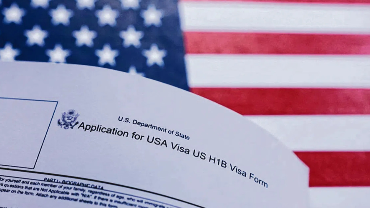 Trump's Immigration Crackdown Reverses Tech Talent Flow: Indian and Chinese Professionals Heading Home