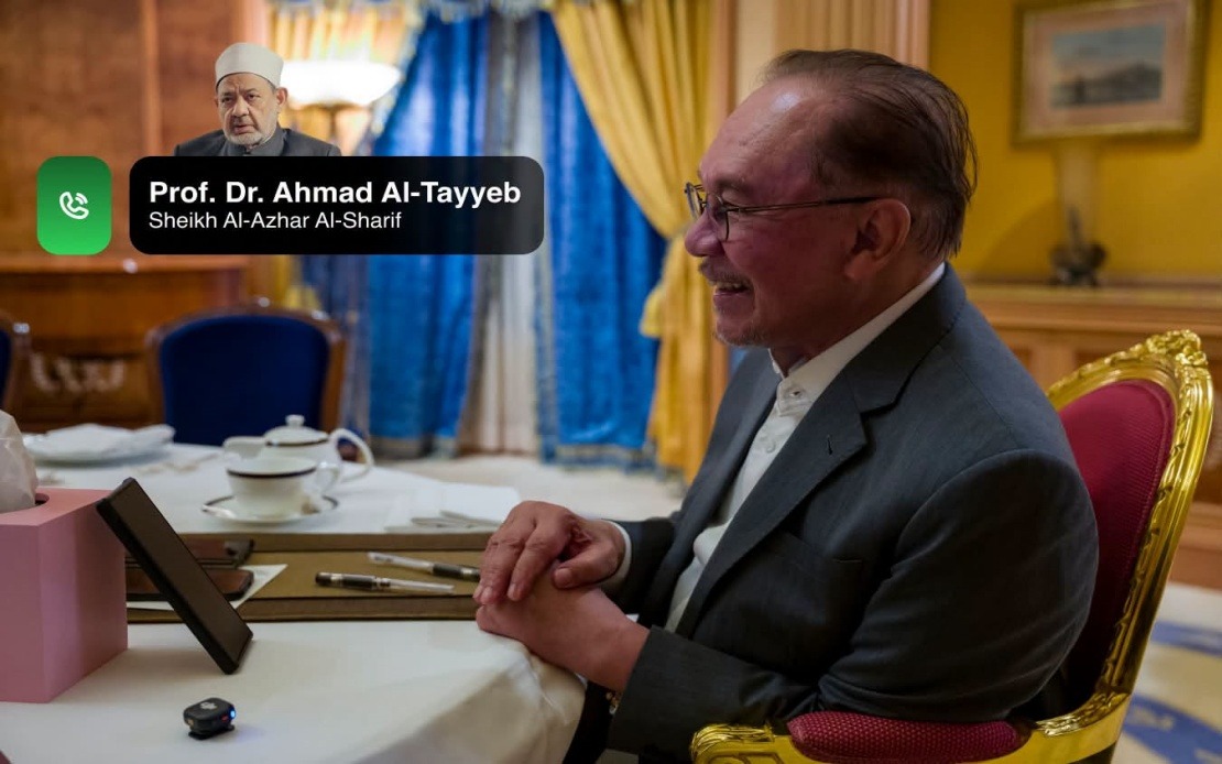 Anwar Discusses Islamic Education Efforts With Sheikh al-Azhar Following Surgery Recovery