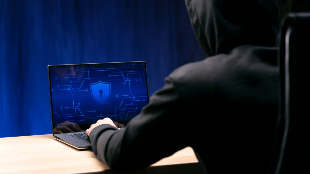 Two Young British Hackers Sentenced to Five Years for London Transport Network Breach