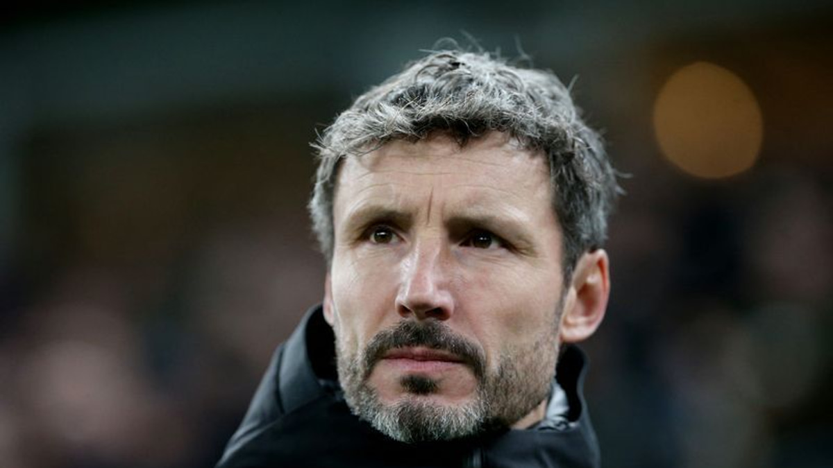 Belgium's Van Bommel Shows No Interest in Dutch Post, Commits Fully to New Role