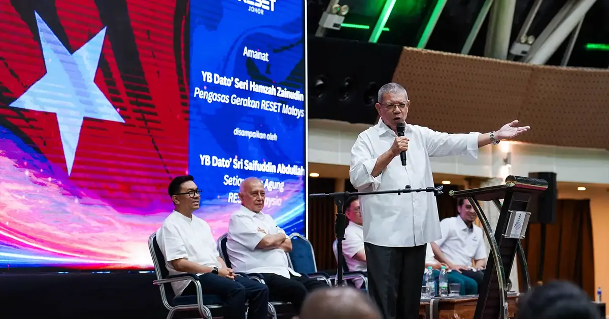 Vote for Anyone but PH, Saifuddin Urges Malaysians in Pivotal Message