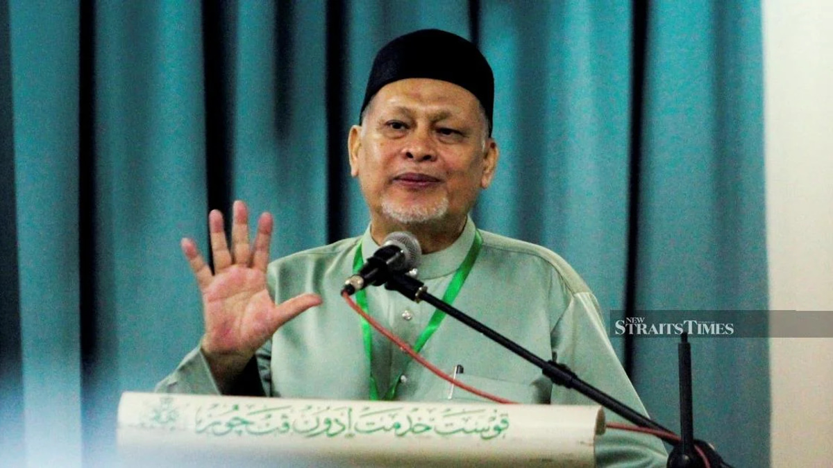 PAS Criticises Muhyiddin's Rushed Announcement on Perikatan Nasional Logo Use