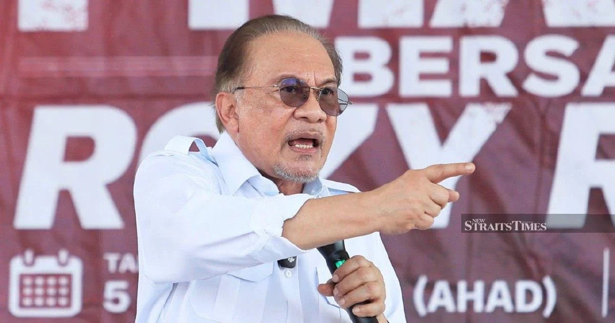 Anwar to Meet Felda Management Over Longstanding Settler Concerns