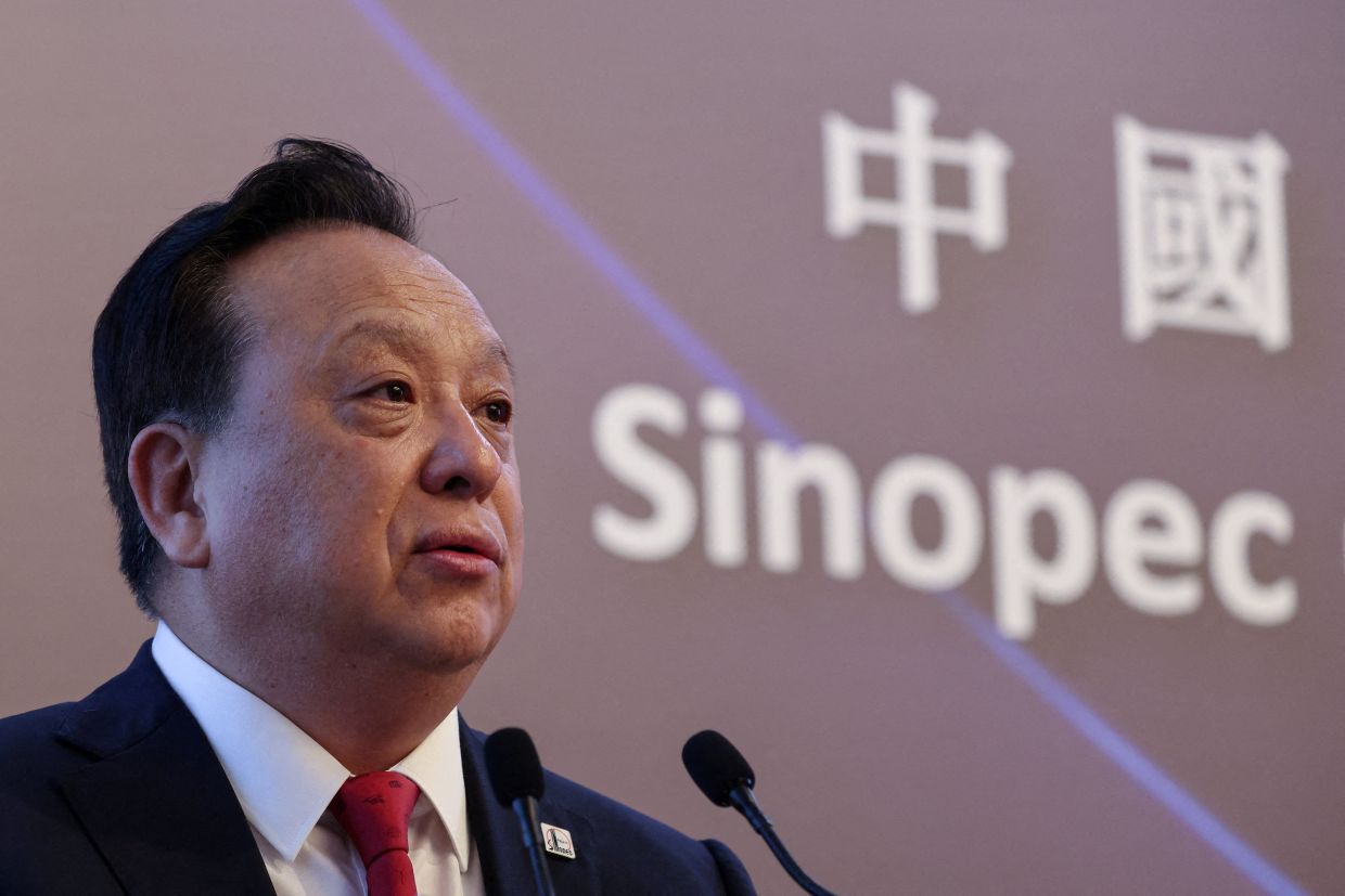 Sinopec's New Chief Plots Radical Overhaul to Combat Fuel Decline and Overcapacity