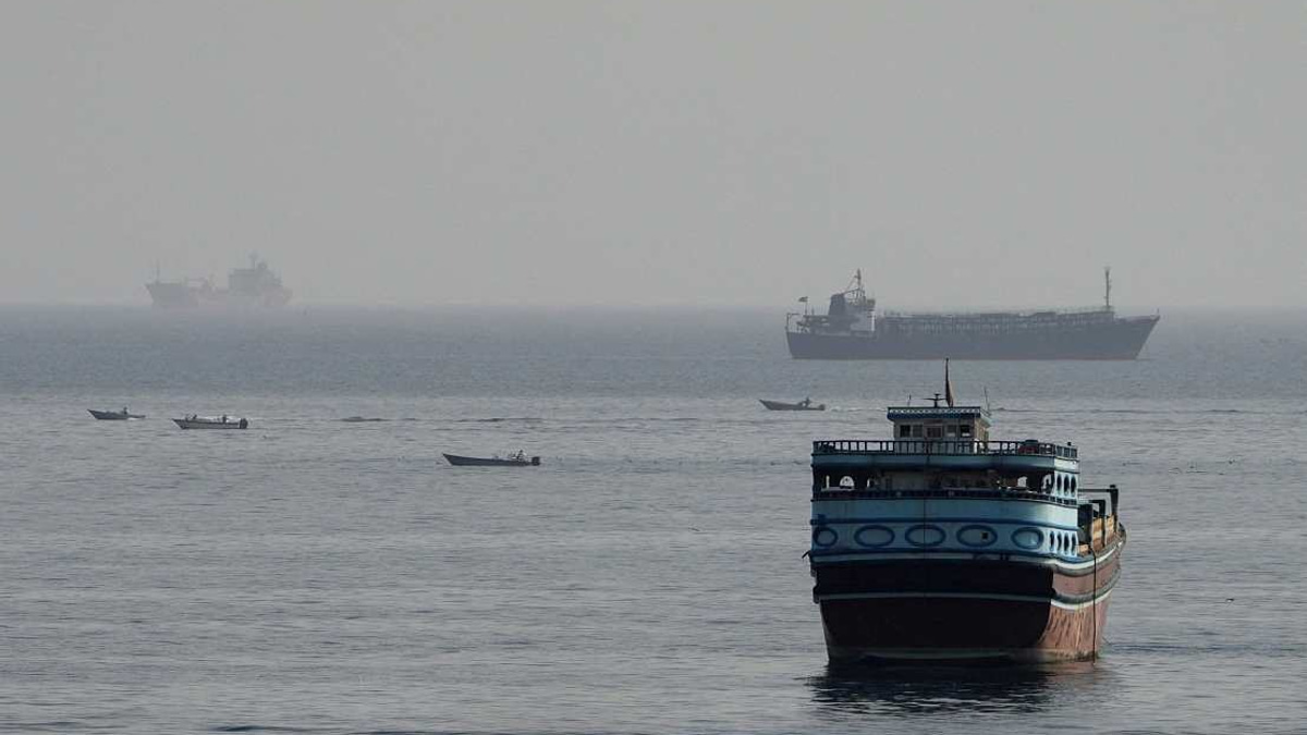 Japan's PM Takaichi Urges Iran to Keep Hormuz Strait Free of Transit Fees