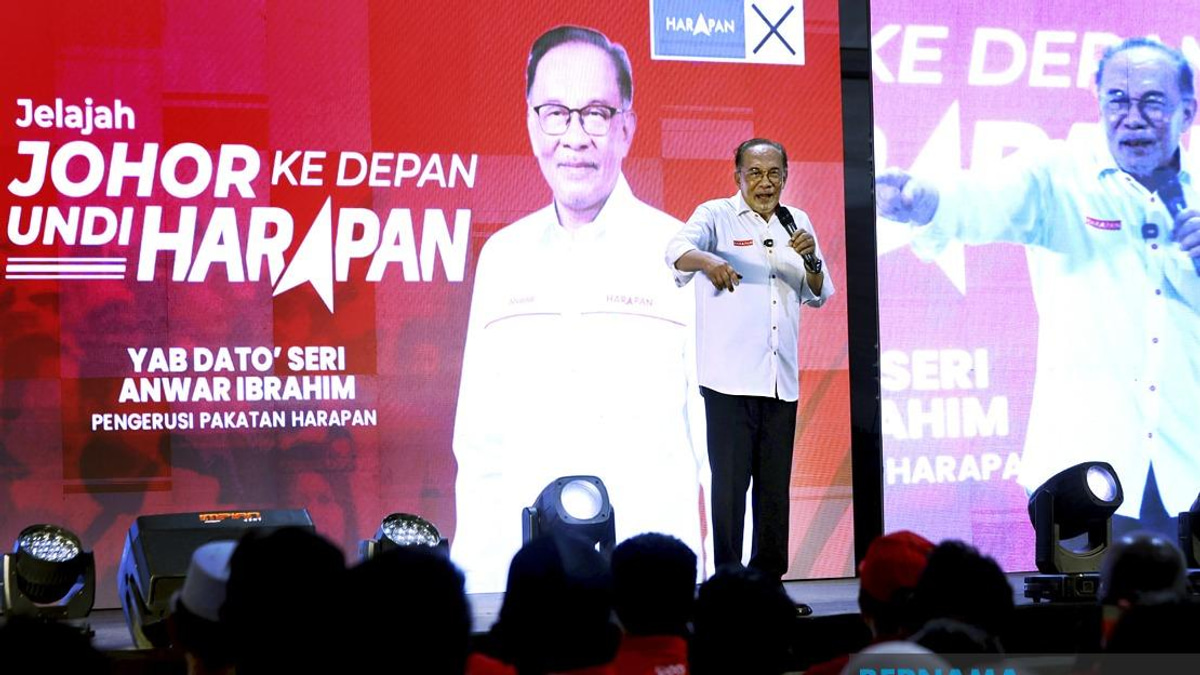 Anwar Declares War on Corruption, Promises No Sacred Cows in Fight for Clean Government