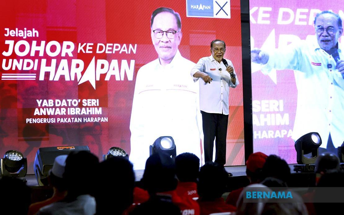 Anwar Declares War on Corruption, Promises No Sacred Cows in Fight for Clean Government