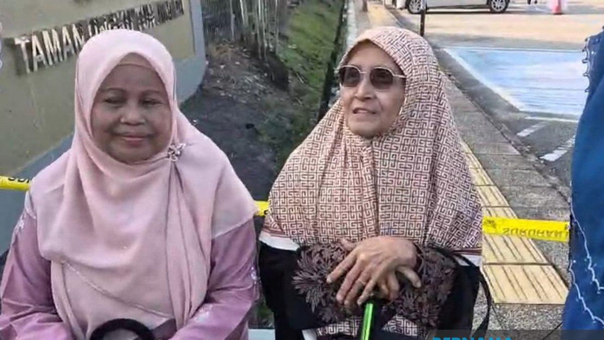 Elderly Voters Show Strong Turnout in Johor State Election Despite Rain