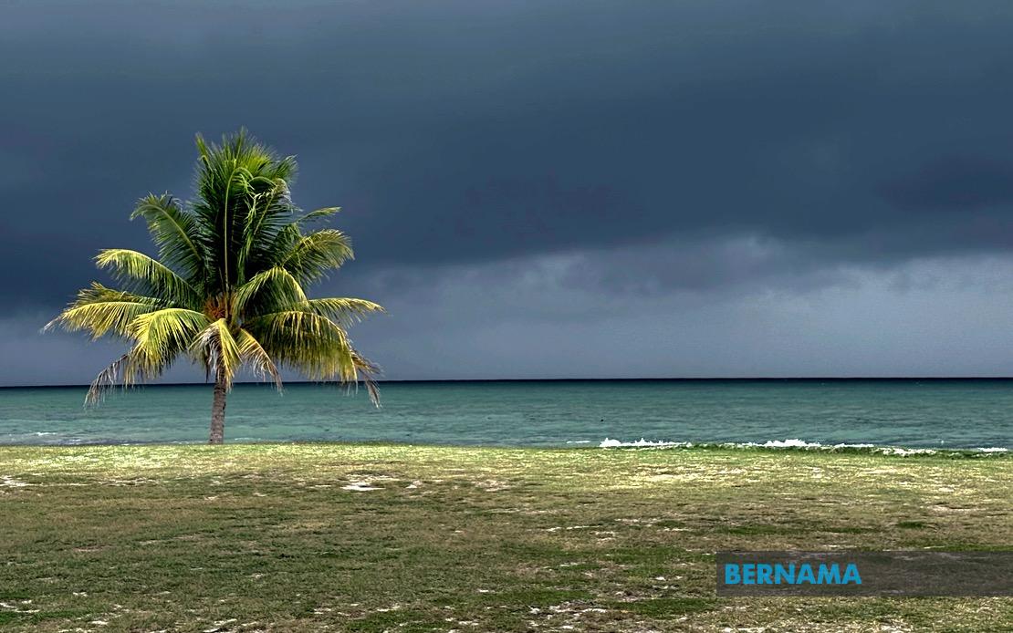 Heavy Rain and Thunderstorms Set to Batter East Coast and Borneo Until Tonight