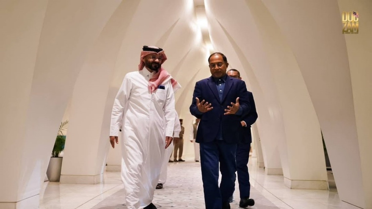 Zambry Represents Malaysia At Final Respects For Former Qatar Amir
