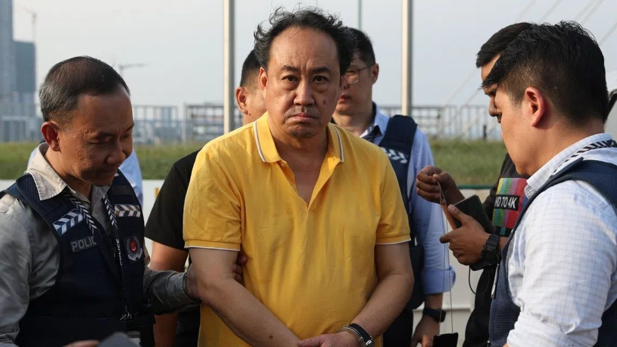 Lawyer Lim Tean extradited to Singapore after arrest in Johor over unpaid jail sentence