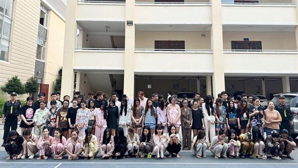Vietnam Police Dismantle Major Drug-Laced E-Cigarette Trafficking Network, Arrest 65