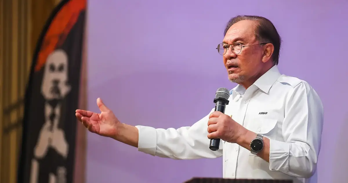Anwar Accuses 'Free Najib' Movement of Forcing Johor Election Into Coalition Politics