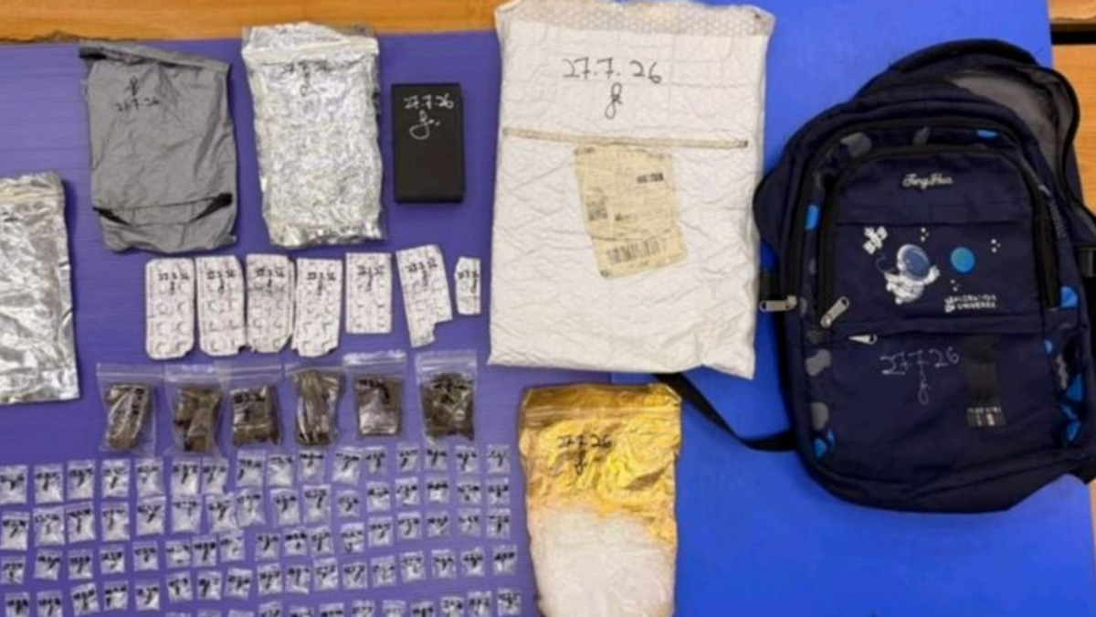 Police seize nearly RM100,000 cash and RM21,500 in drugs from suspect in Bera raid