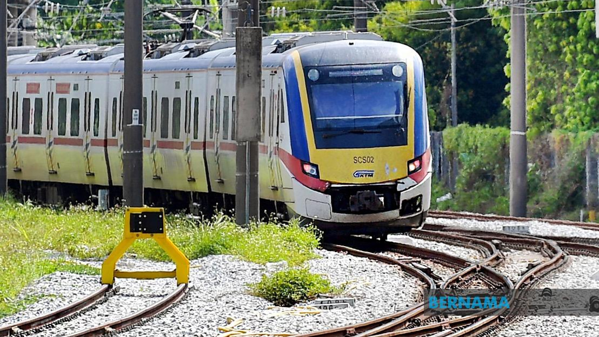 Construction Mishap Cripples KTM Komuter and ETS Services at Batang Benar