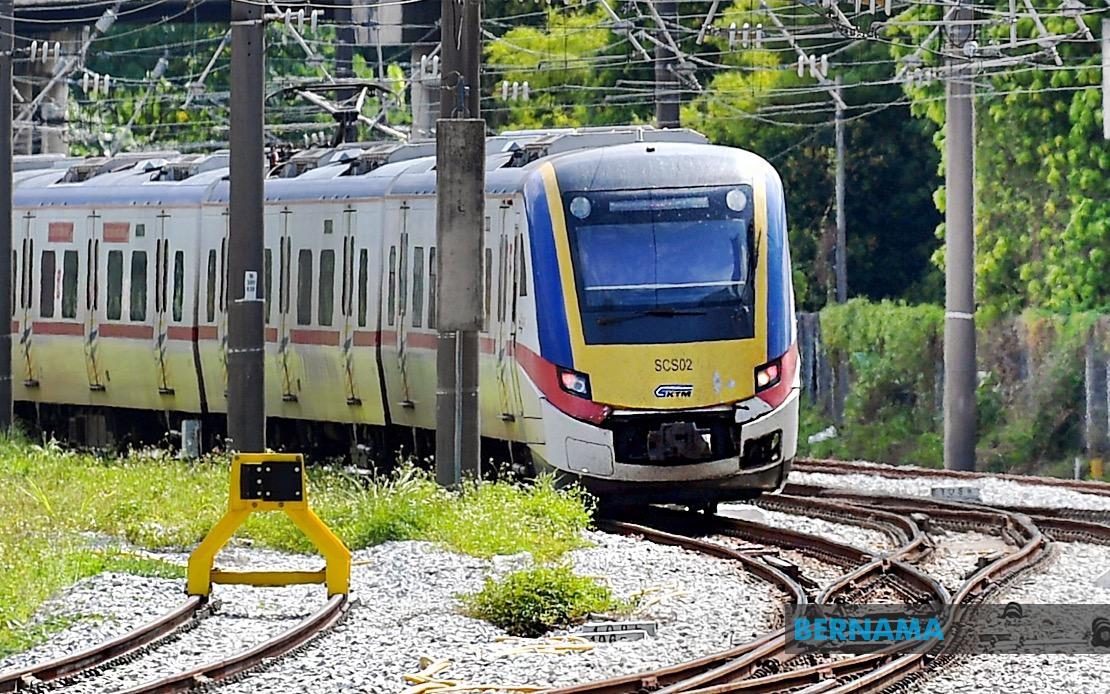 Construction Mishap Cripples KTM Komuter and ETS Services at Batang Benar