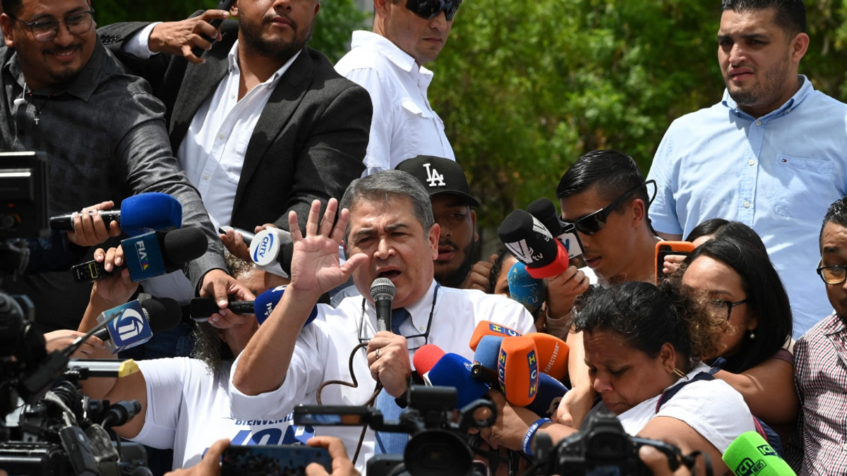Honduran Ex-President Hernandez to Remain Free During Corruption Trial Following Trump Pardon