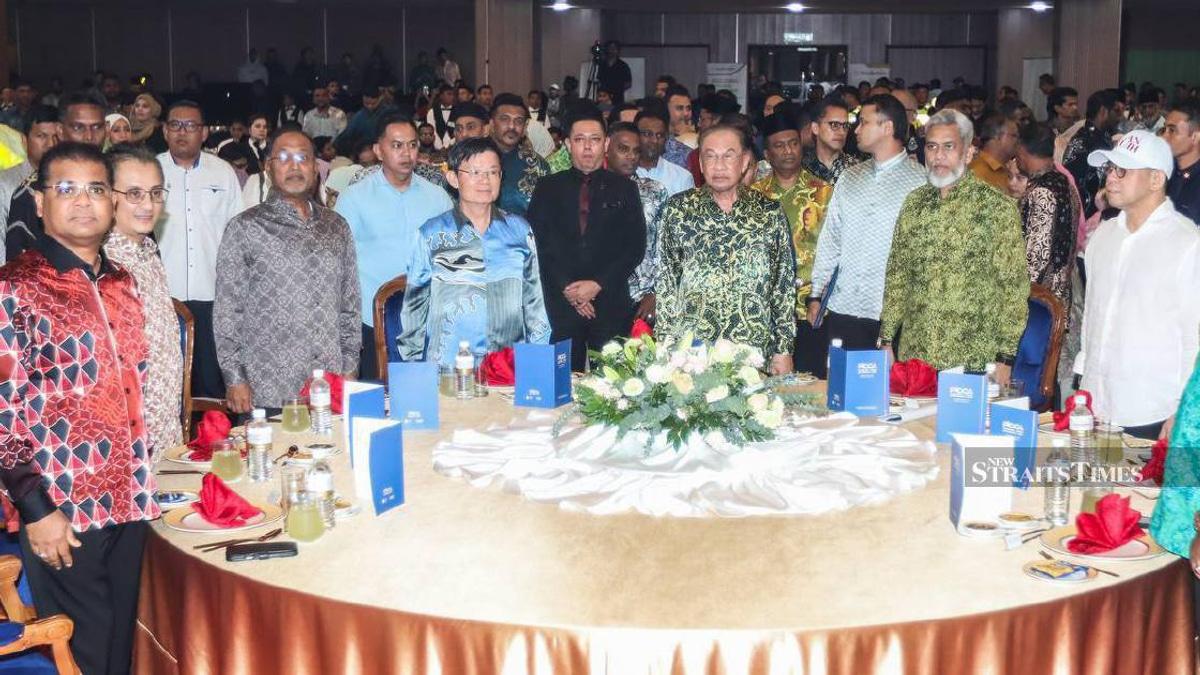 Anwar Ibrahim Orders Rapid Resolution of Foreign Worker Applications for Key Sectors