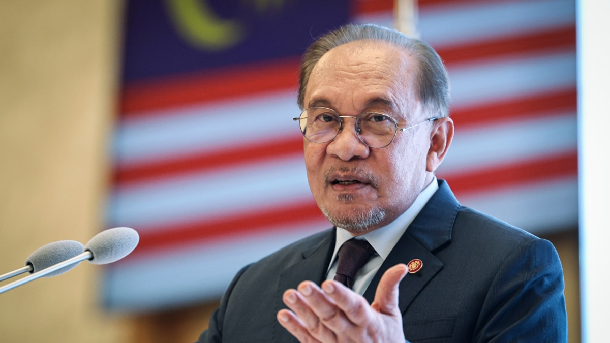 Anwar Expresses Gratitude for Public Support as Parliament Prepares for Tabung Haji RCI Debate