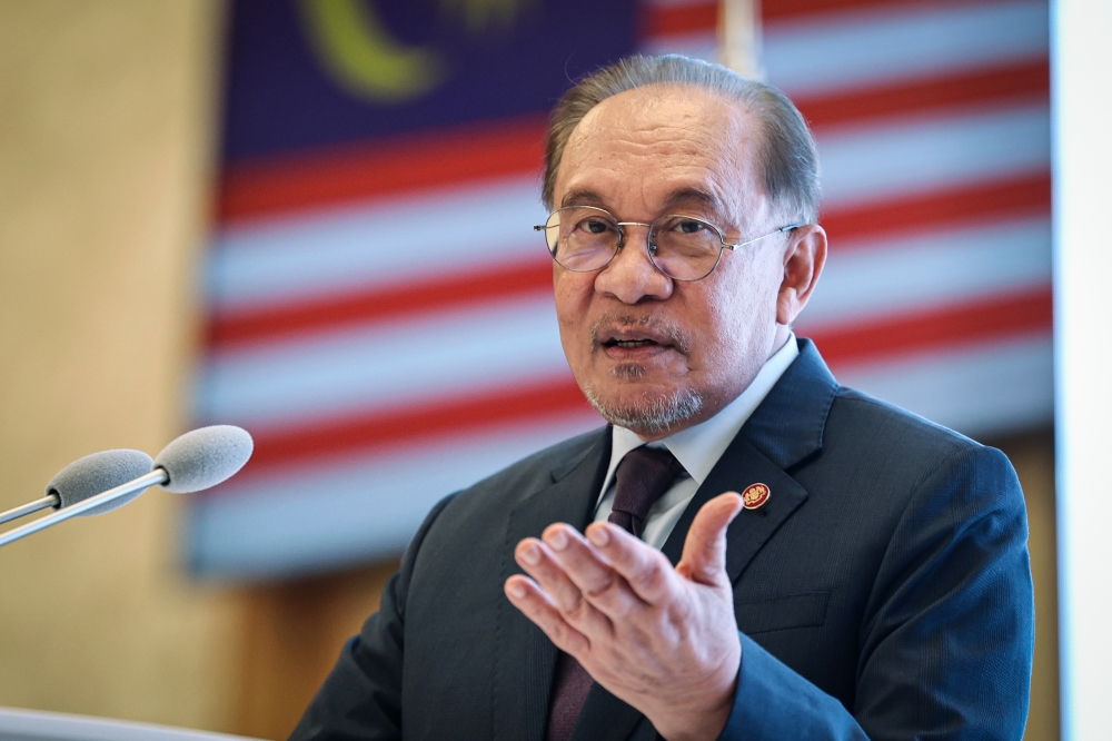 Anwar Expresses Gratitude for Public Support as Parliament Prepares for Tabung Haji RCI Debate