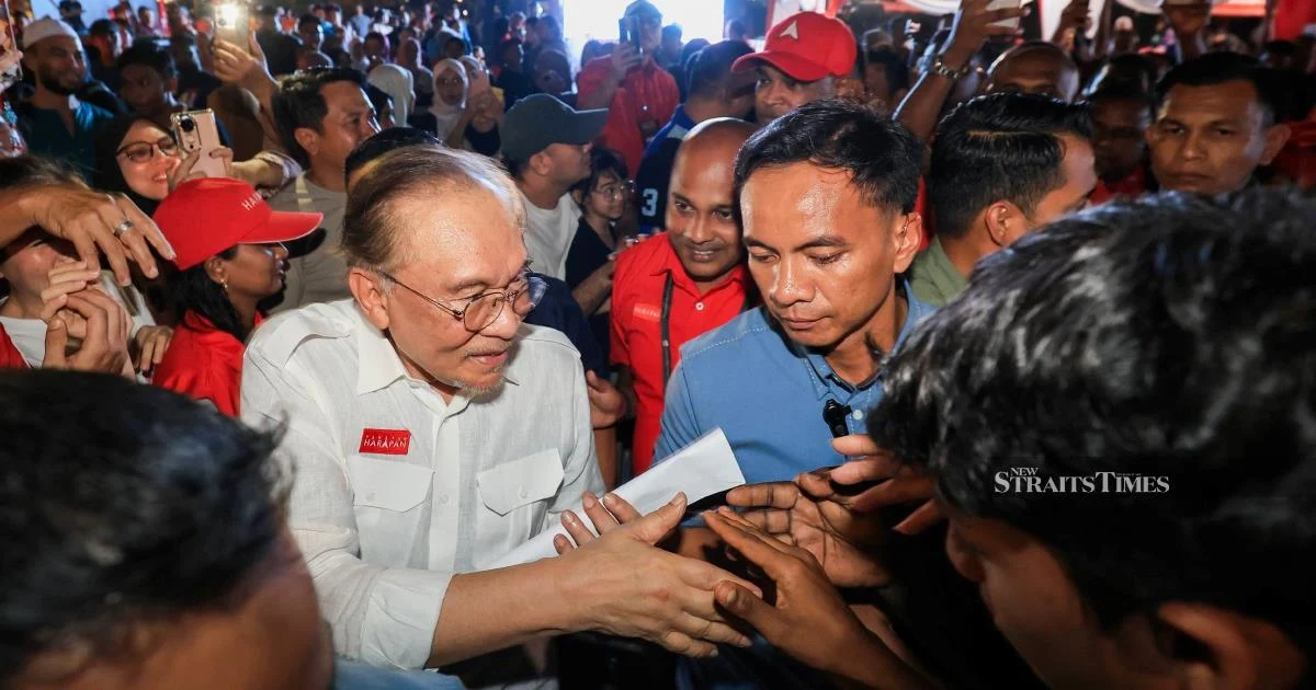 Anwar Dismisses Early Election Calls, Affirms Coalition's Mandate