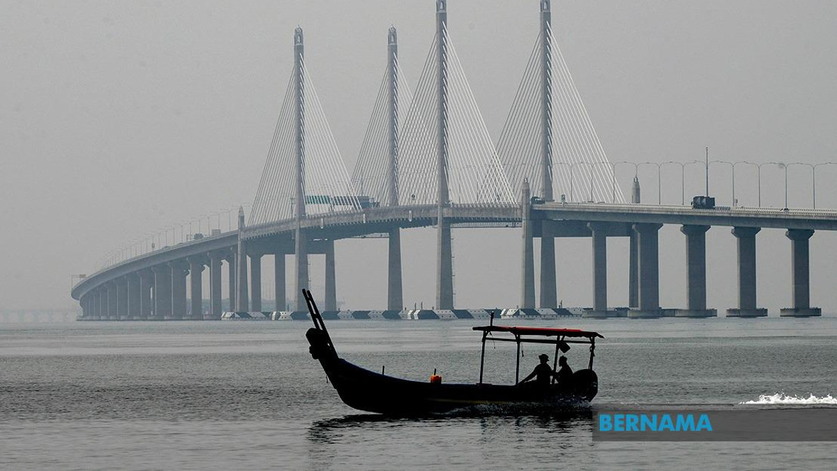 Penang To Strike Balance Between Security and Fishing Livelihoods Under Two Bridges