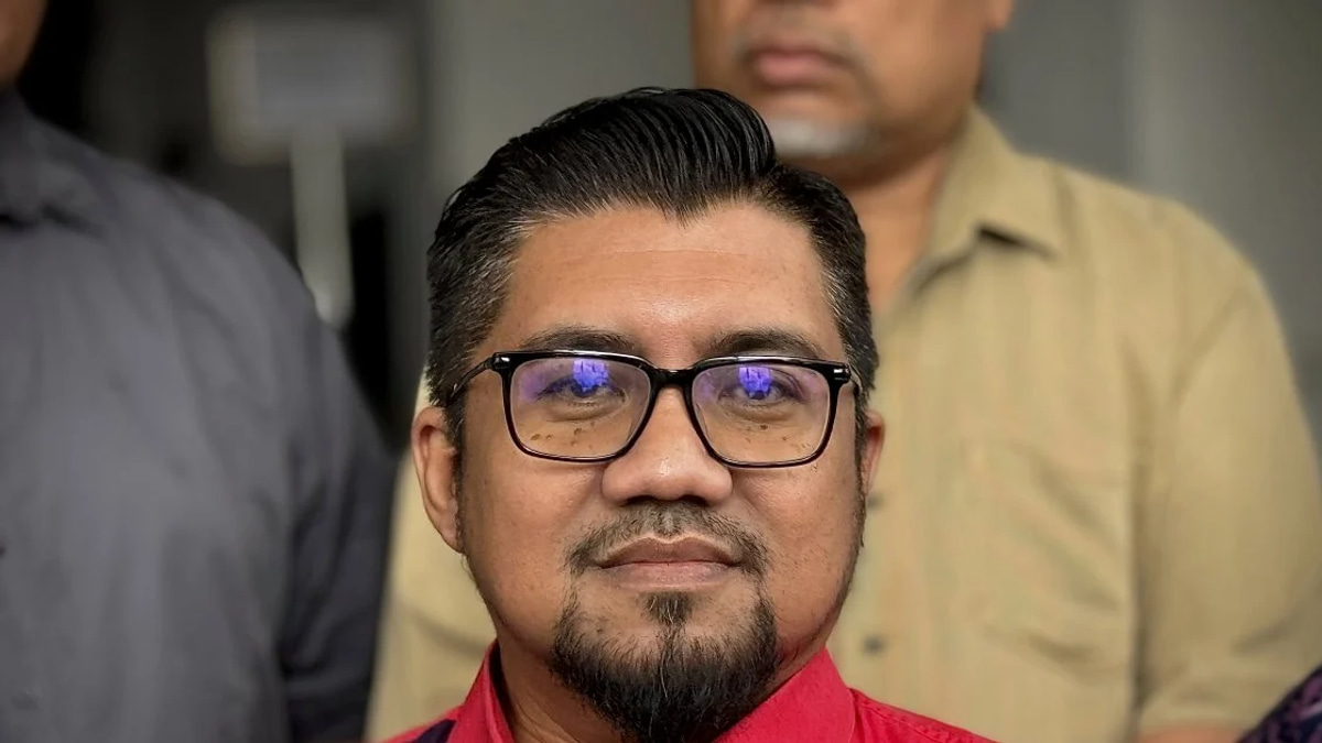 Court Overturns Activist's Acquittal, Orders Defence in Royal Defamation Case