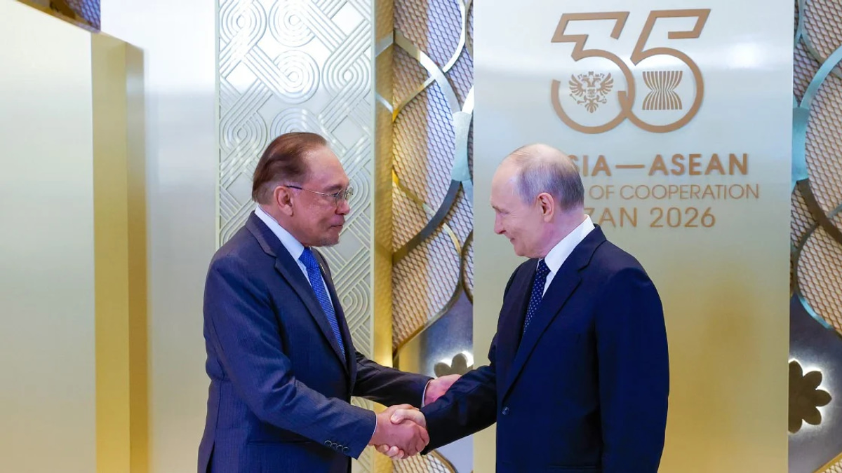 Anwar and Putin Explore Deepening Malaysia-Russia Ties on Energy and Trade