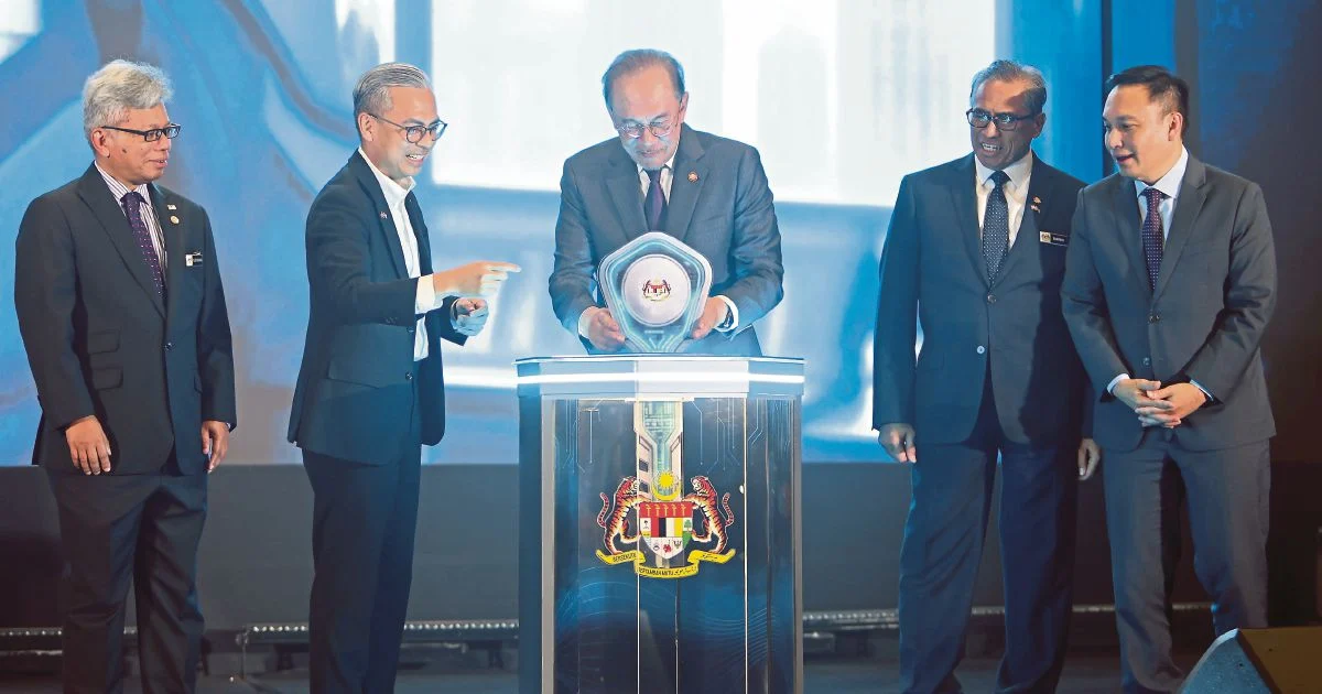 Malaysia's security strategy must evolve beyond traditional military approach, says Anwar