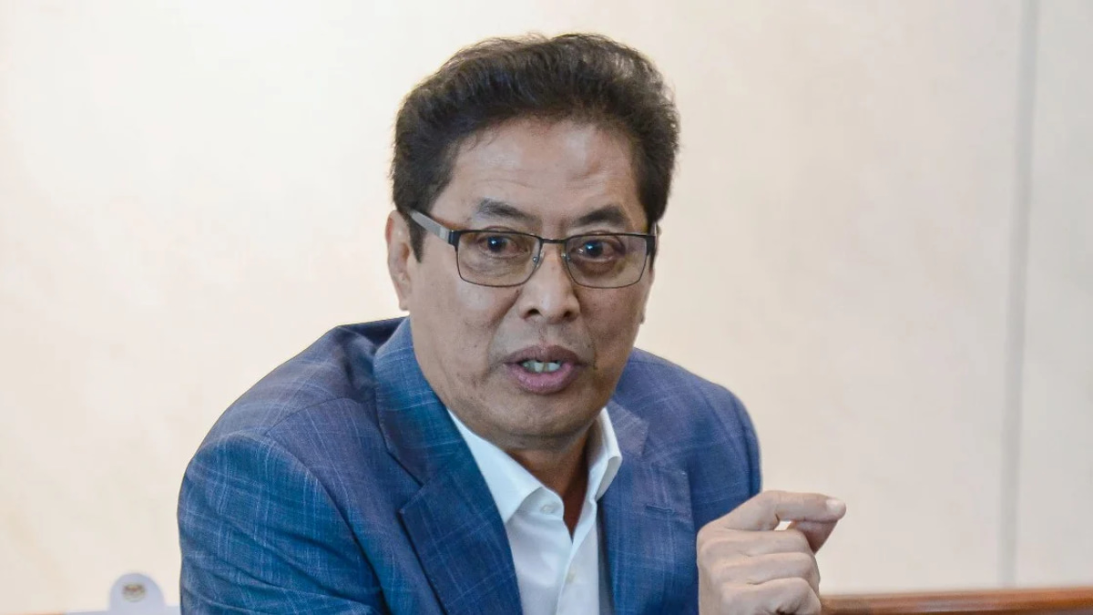 Lawmakers demand transparent investigation into Azam Baki's share dealings