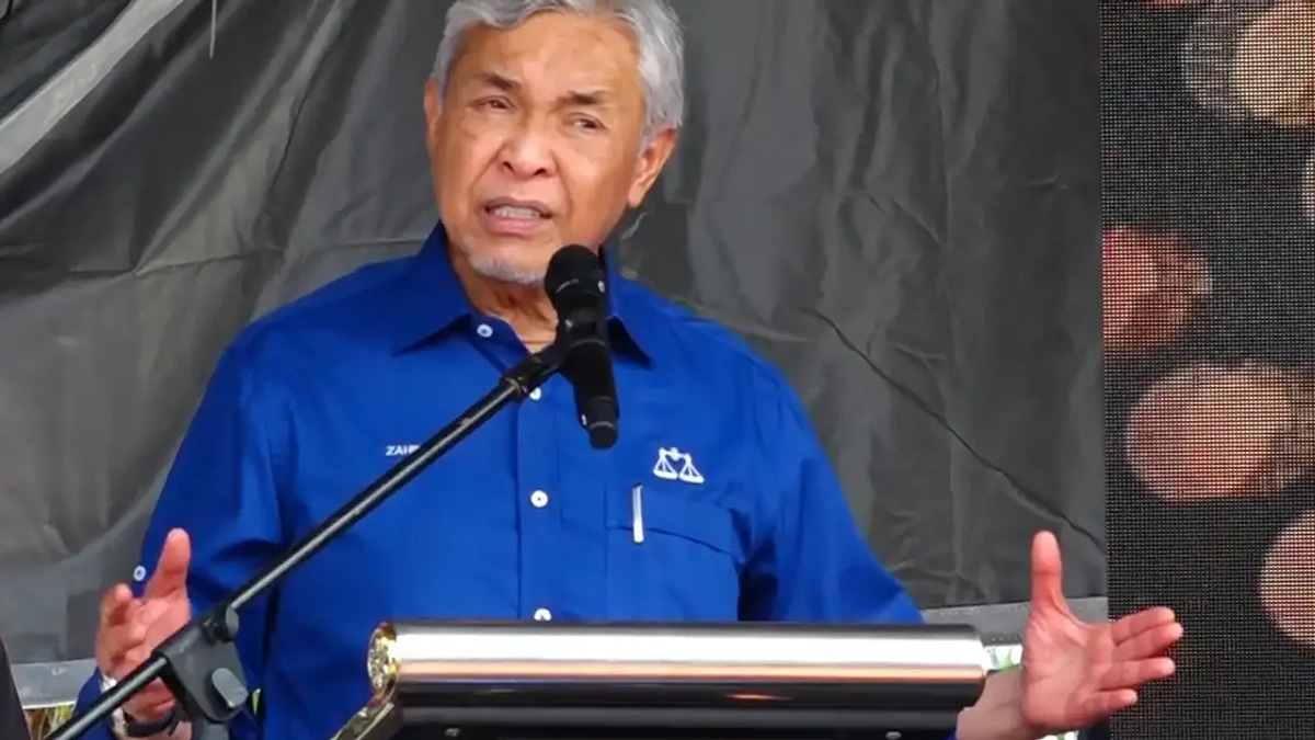 Zahid Dismisses Puad's Election Criticism as Party Moves Forward
