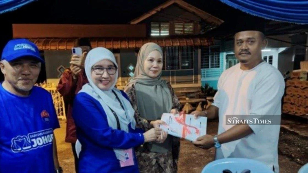 200 defectors boost Umno ranks in Johor ahead of state election