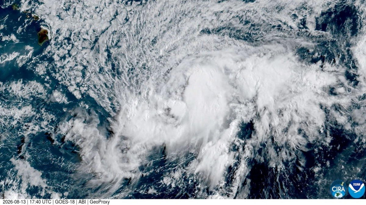 Hawaii's Big Island Braces for Rare Hurricane Threat as Tropical Storm Lala Intensifies