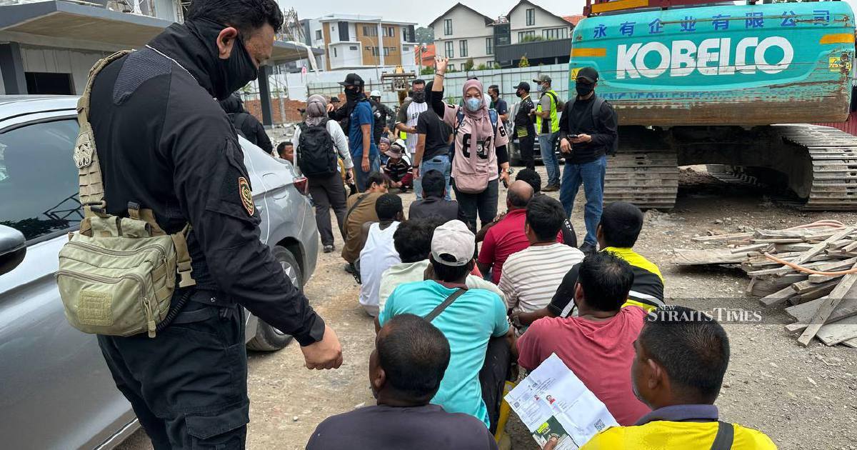 Malaysia Arrests 528 Foreign Workers in Major Construction Site Immigration Crackdown