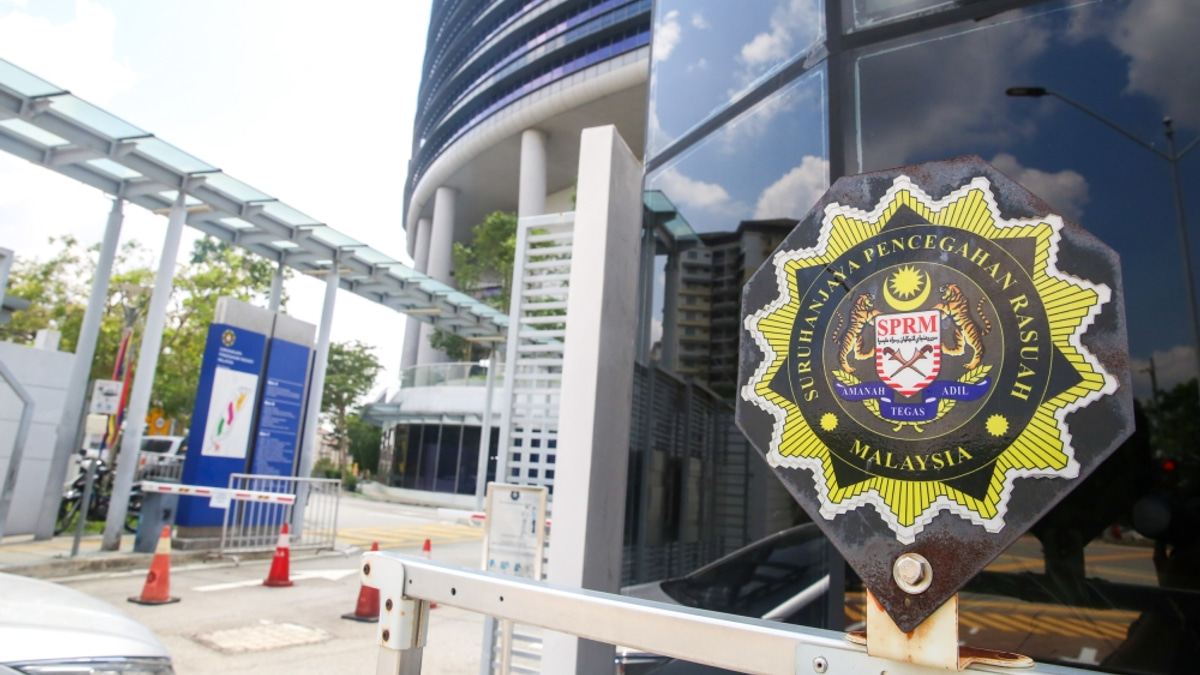 Former Civil Servant Held Over RM300,000 Aid Fraud Scheme Using 11 Identities