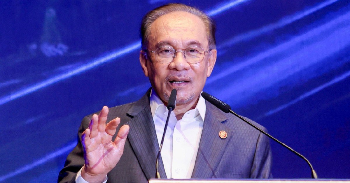 Prime Minister Anwar Ibrahim Undergoes Medical Checks and Monitoring