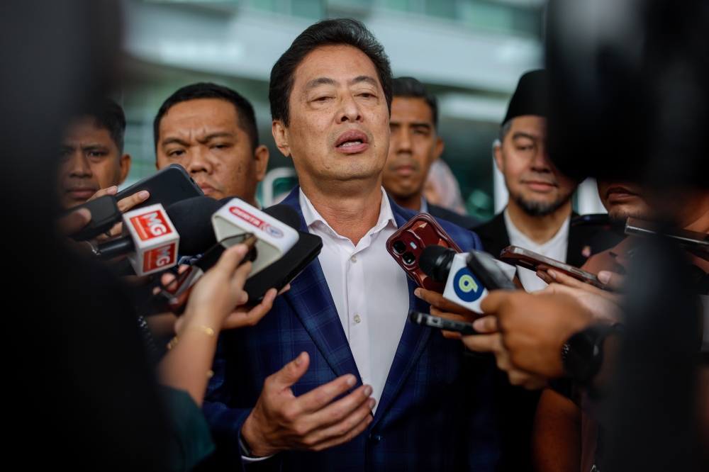 Former MACC Chief Azam Baki Distances Himself from RM178 Million Contract to Brother-Linked Company
