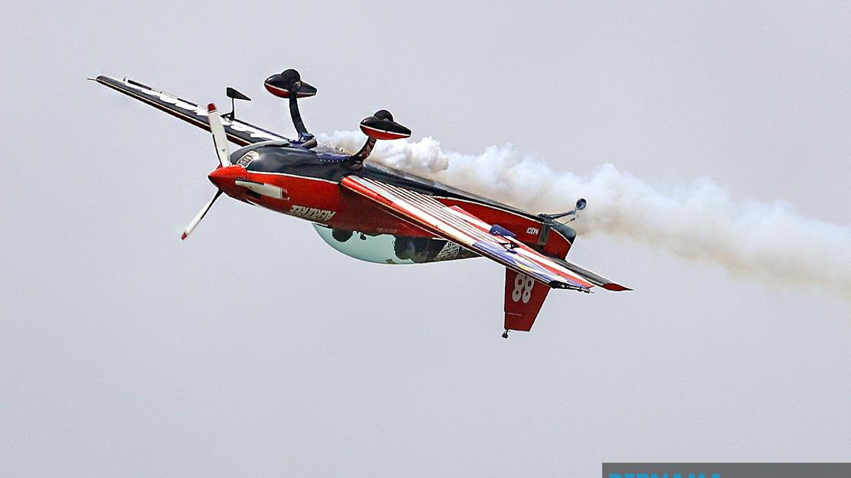 Veteran Pilot Halim Othman Brings Four Decades of Expertise to Merdeka Sunset Aerial Display